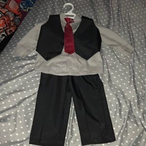 Boys 12M dress suit with vest and Tie